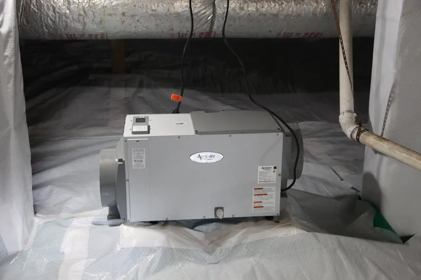 Crawlspace With Dehumidifier 